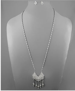 Silver Vintage Pendant Necklace