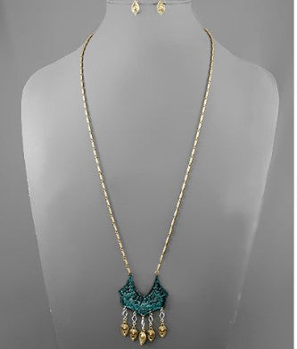 Turquoise Vintage Pendant Necklace